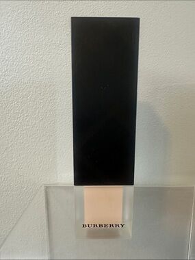 Burberry Cashmere Liquid Foundation 1 oz New